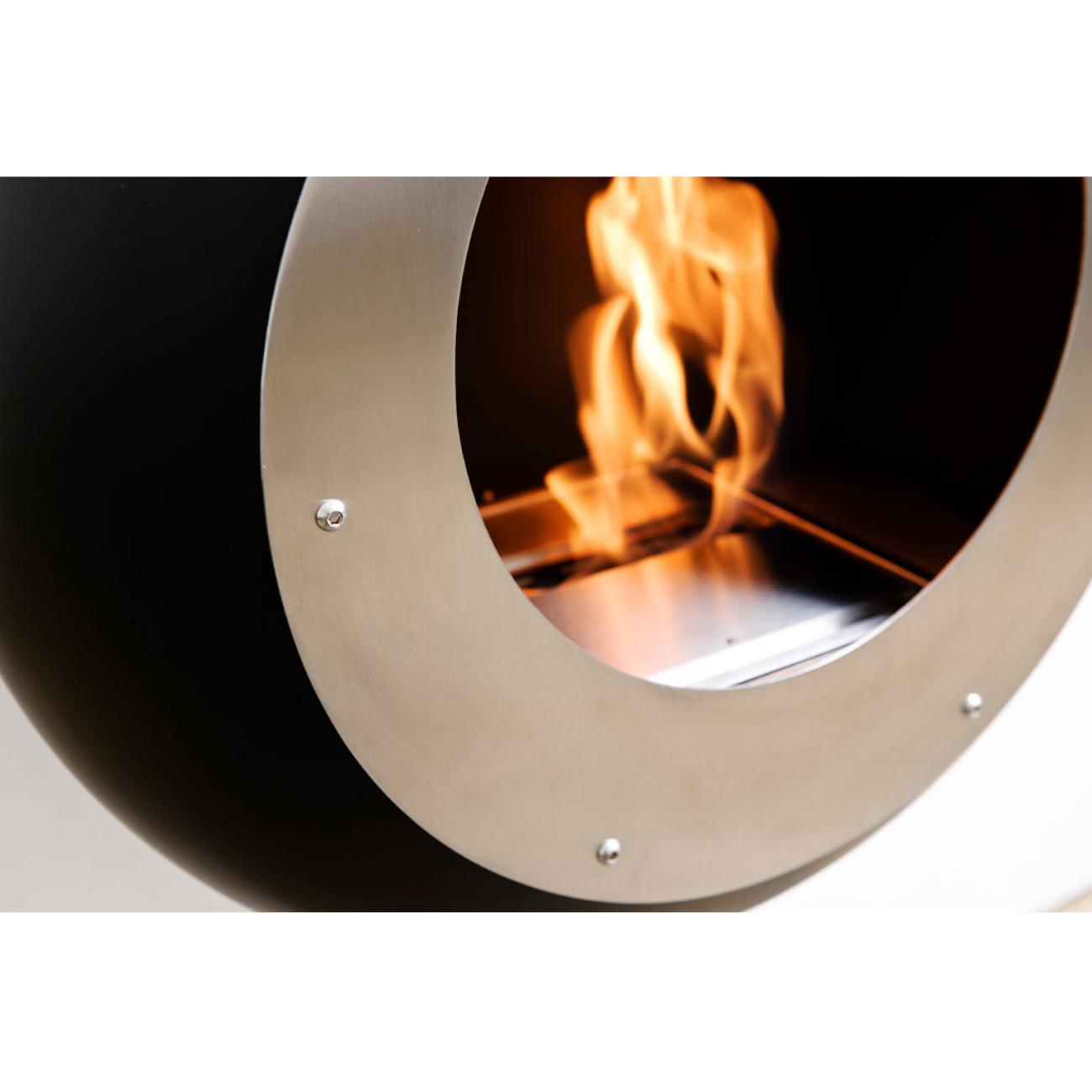 ethanolkamin-vellum-black-web2