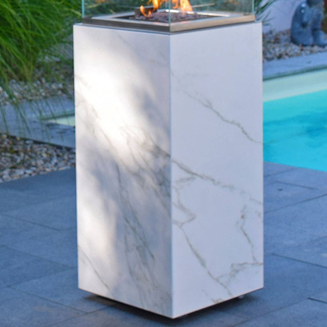 neocube-o-heizstrahler-heizpilz-terrassenstrahler-calacatta-web3