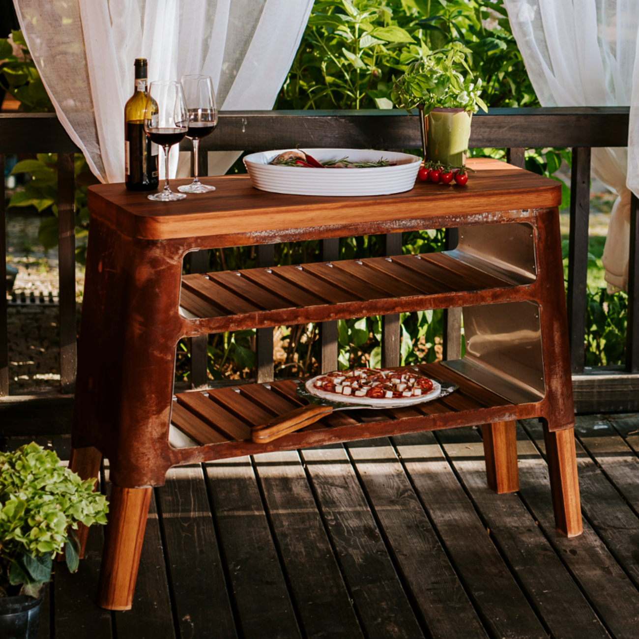 masuria-m-klassisch-holzofen-tisch-cortenstahl-web1