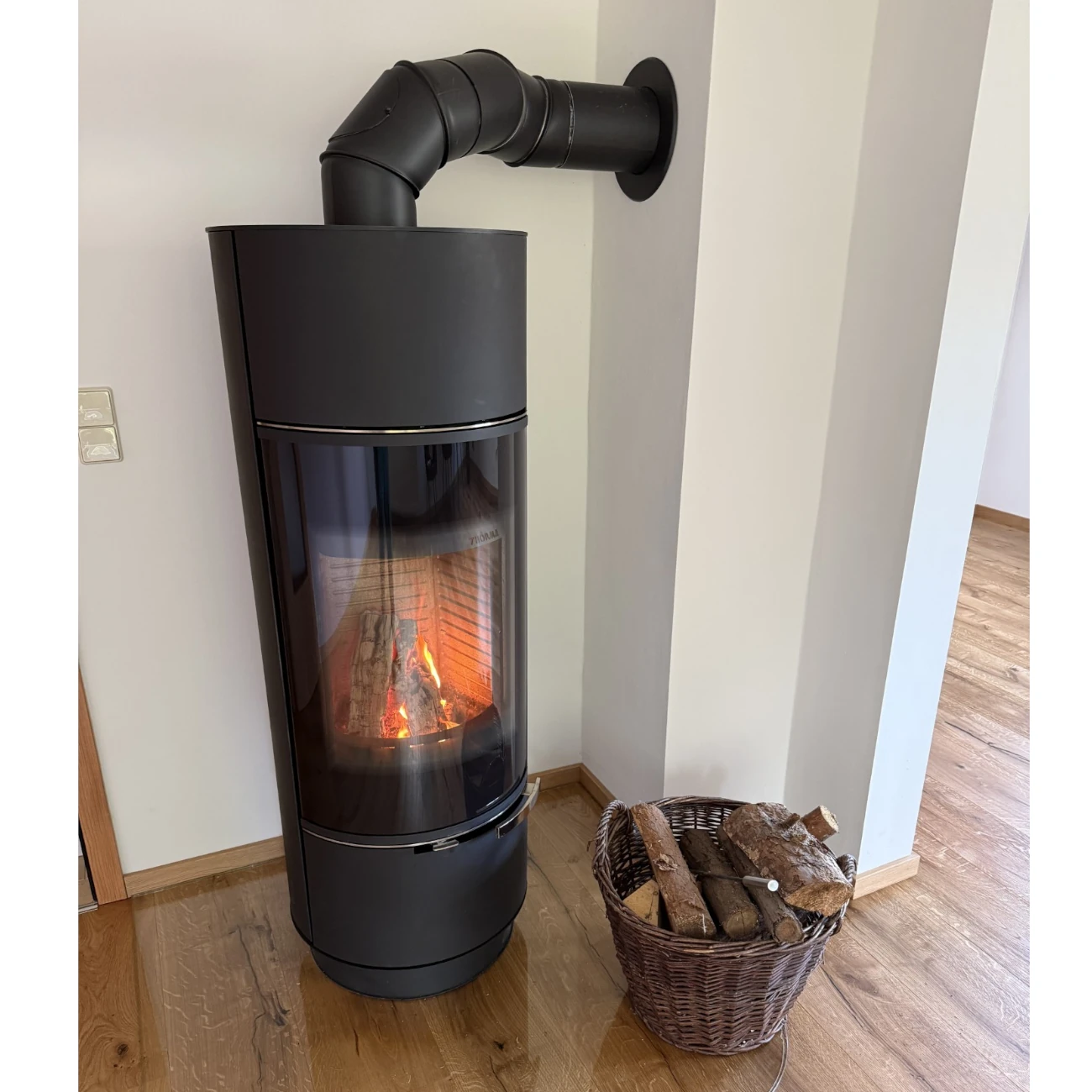 Atika Steel Speicher-Kaminofen Schwarz 7kW Atika Steel Speicher-Kaminofen Schwarz 7kW