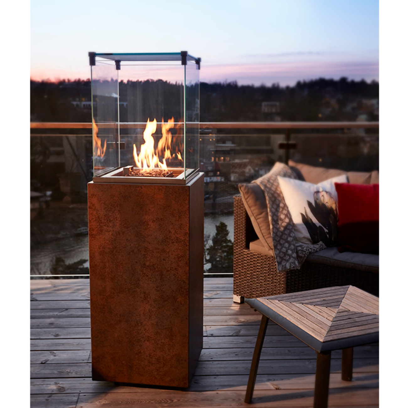 neocube-o-heizstrahler-heizpilz-terrassenstrahler-iron-corten-satin-web4