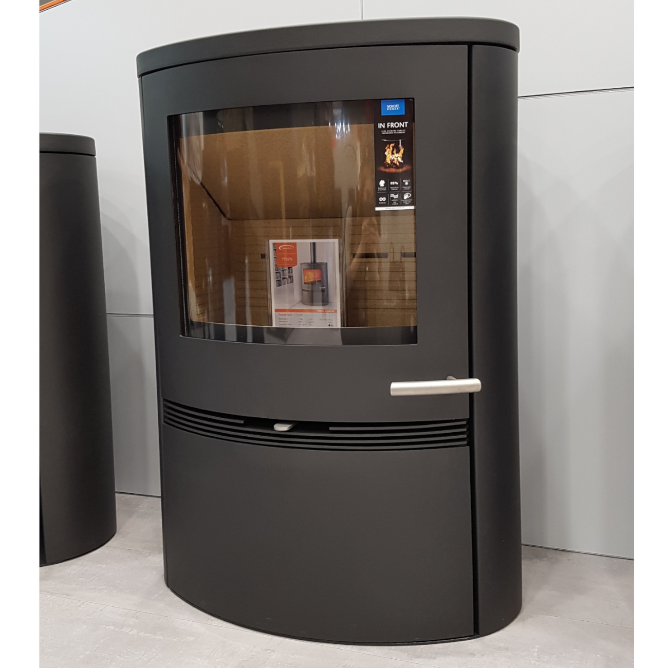 terma_tech_tt22h_kaminofen_schwarz_messe1