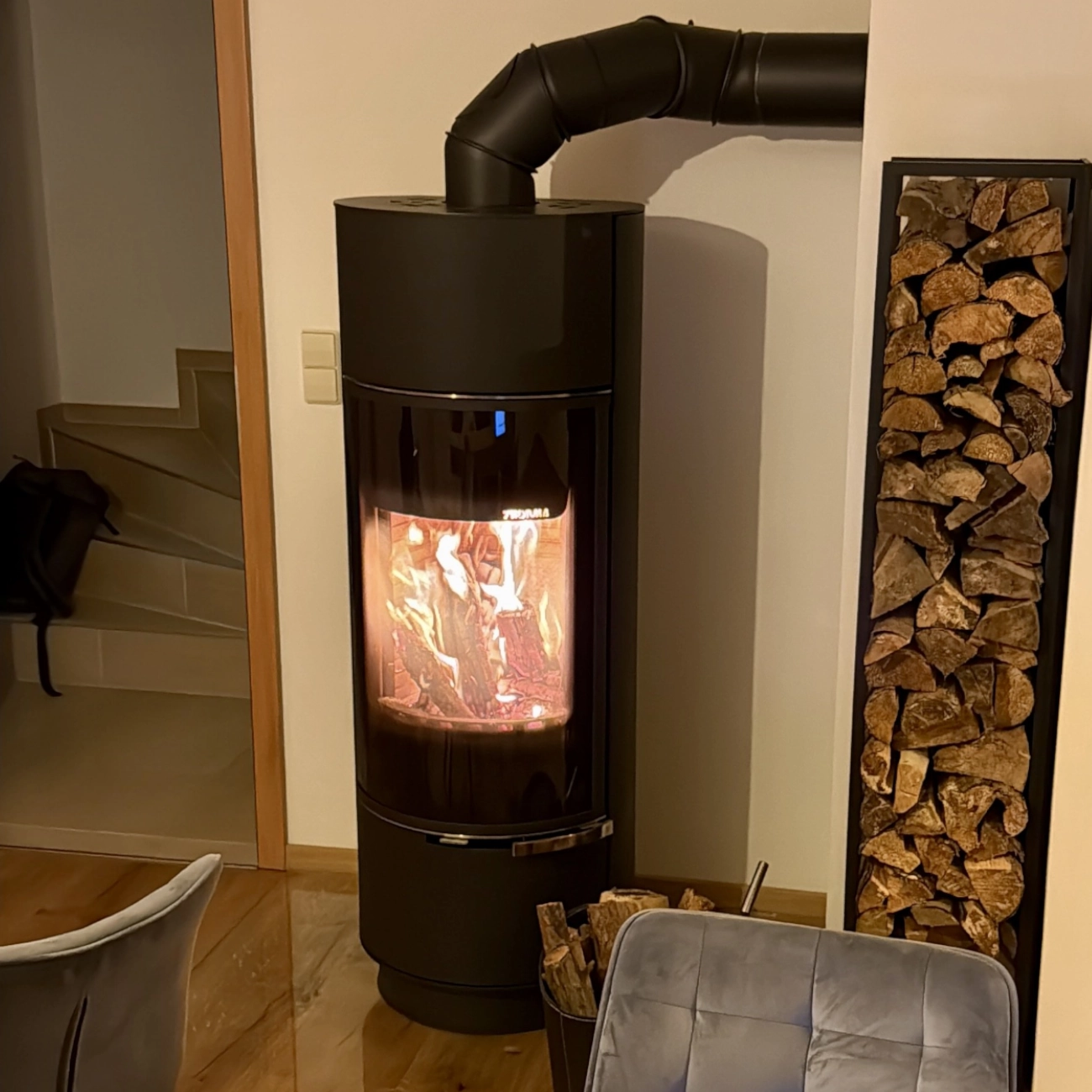 Atika Steel Speicher-Kaminofen Schwarz 7kW Atika Steel Speicher-Kaminofen Schwarz 7kW