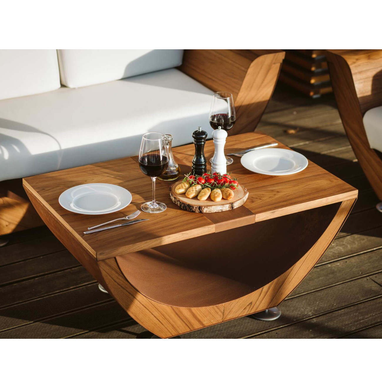masuria-outdoor-narie-couch-tisch-cortenstahl-web1