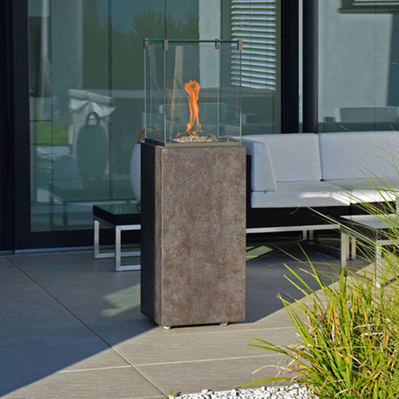 neocube-o-heizstrahler-heizpilz-terrassenstrahler-iron-grey-satin-web2