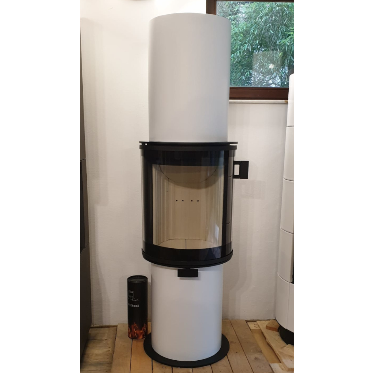 Faro Weiß Kaminofen 6KW 180° Panorama Sichtscheibe