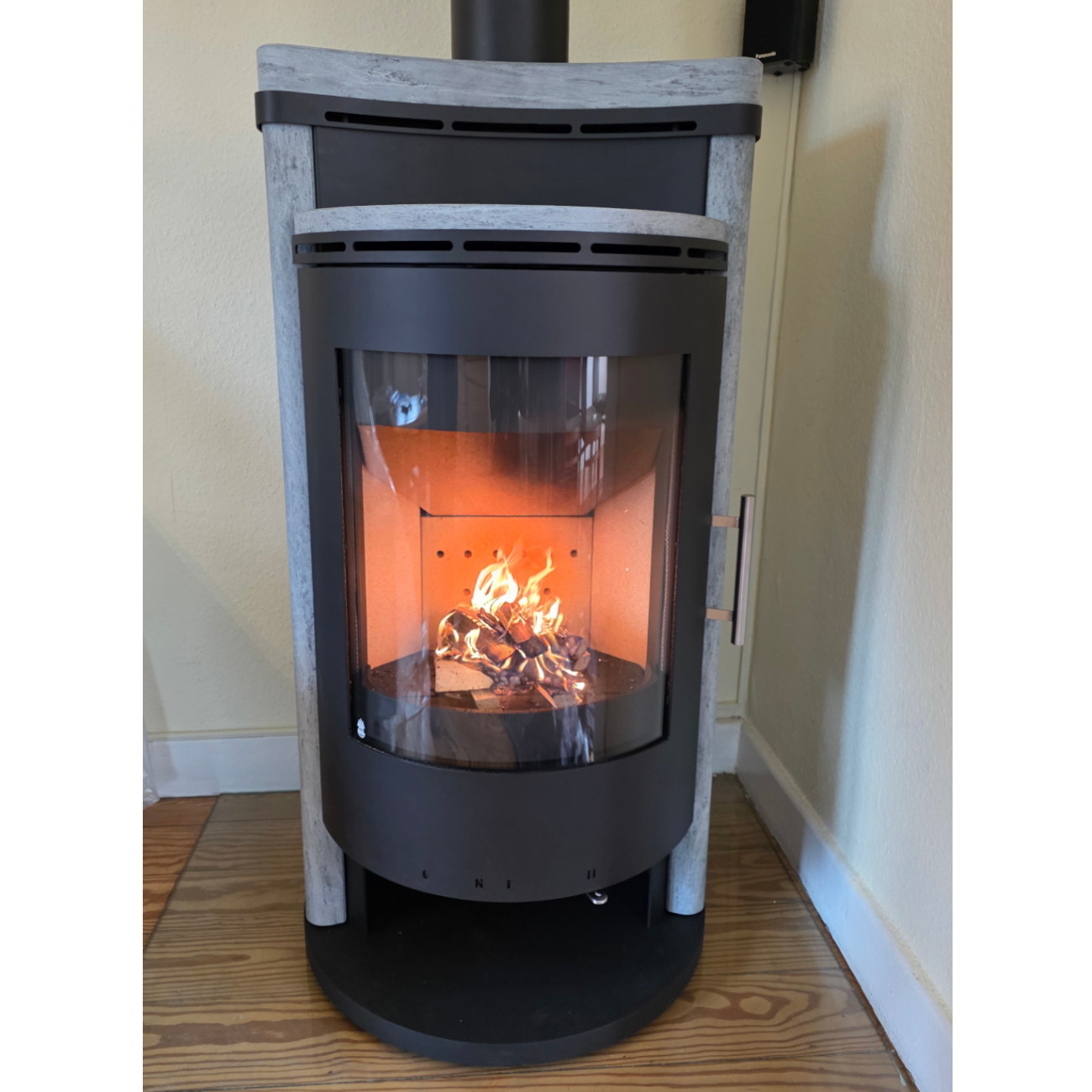 Saros Serpentino Kaminofen 7kW Saros Serpentino Kaminofen 7kW