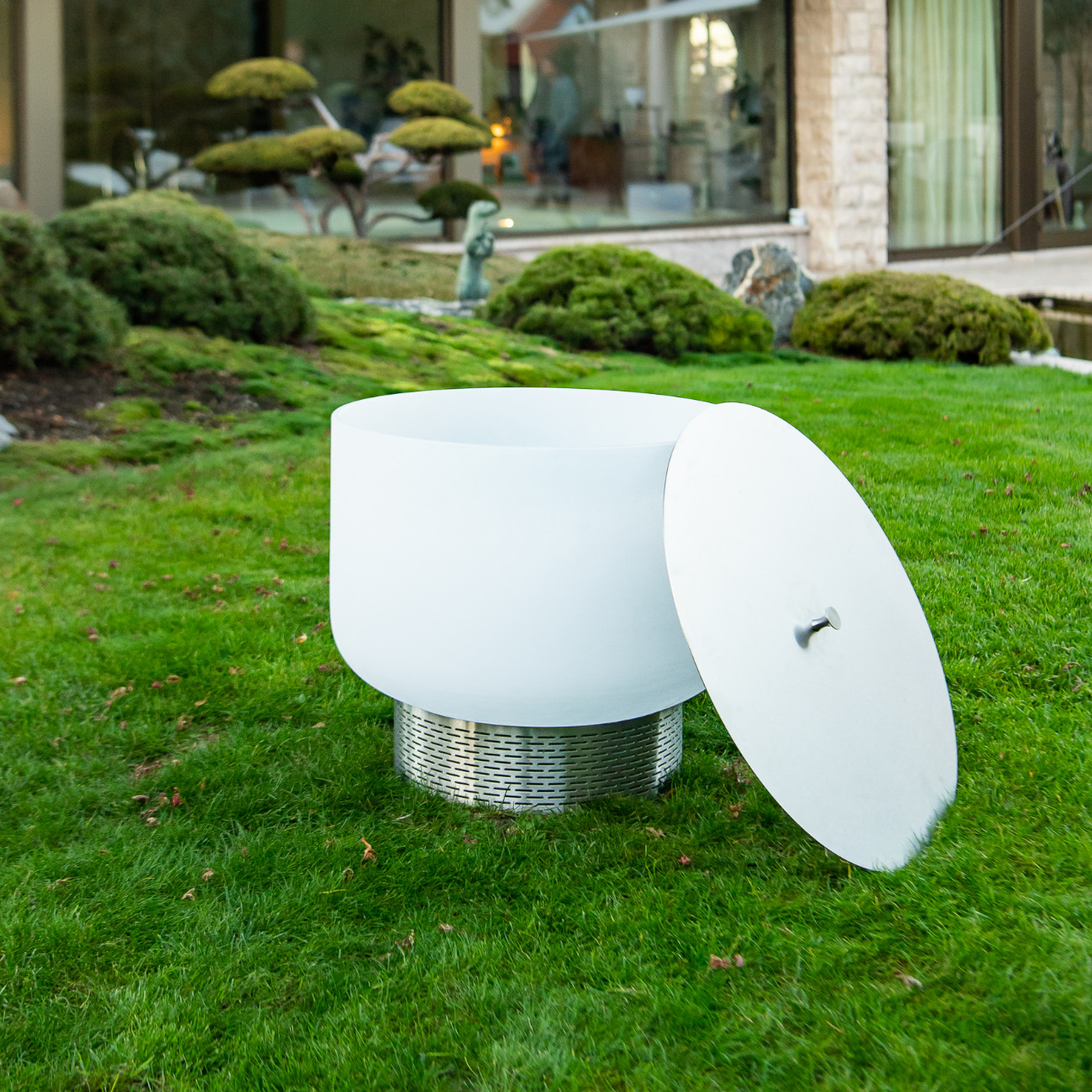 quarzfeuerschale-gartenkamin-outdoorkamin-edelstahl-sockel-web2