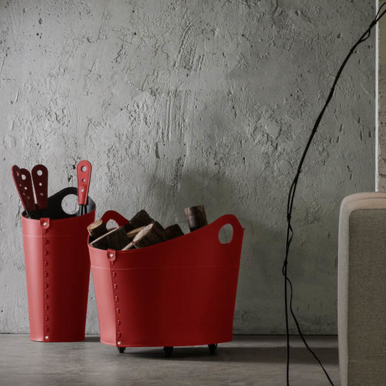 nicad-holzkorb-kaminbesteck-set-rot-web2