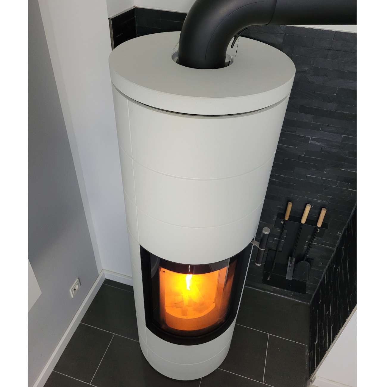 Titan Beton Creme Speicherkaminofen 7KW