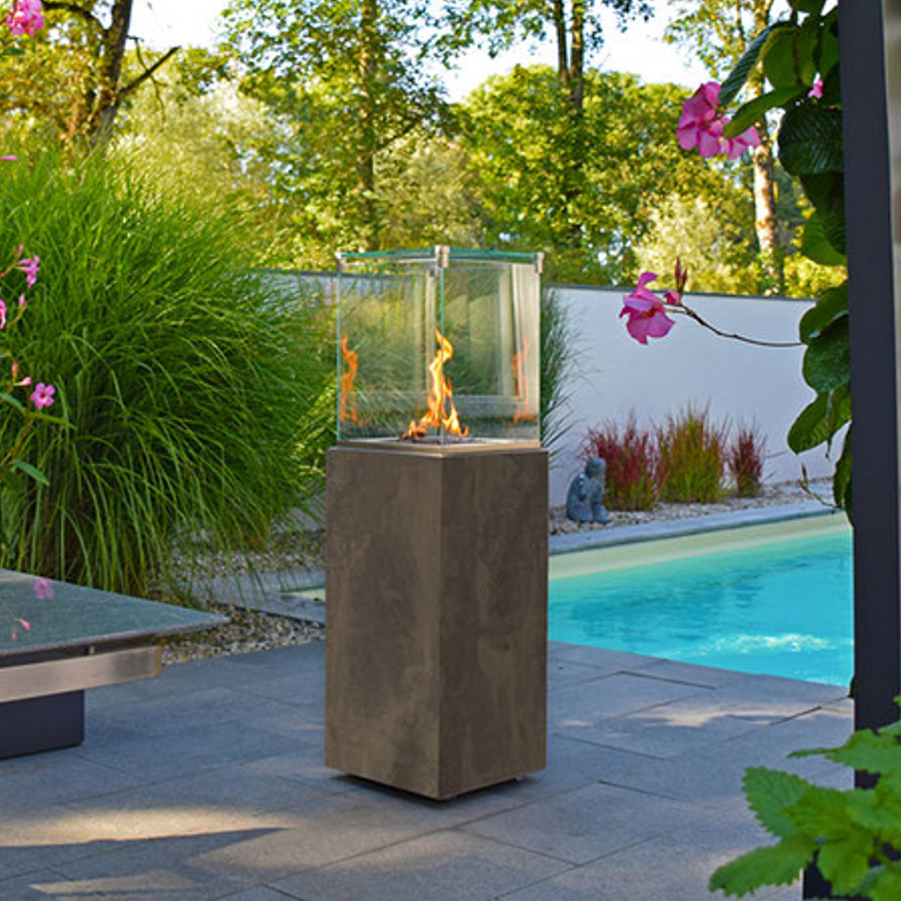 neocube-o-heizstrahler-heizpilz-terrassenstrahler-beton-web2
