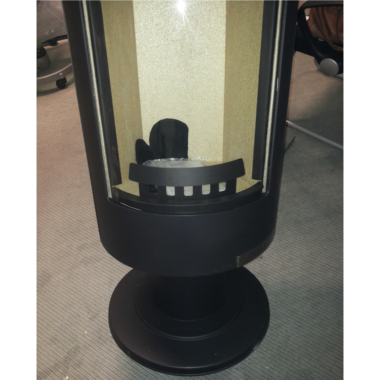 thorma_design_andorra_exclusiv_schwarz_kaminofen_detail