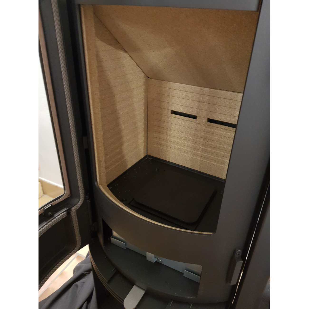 termatech_tt21rs-black_speckstein_ausstellung2