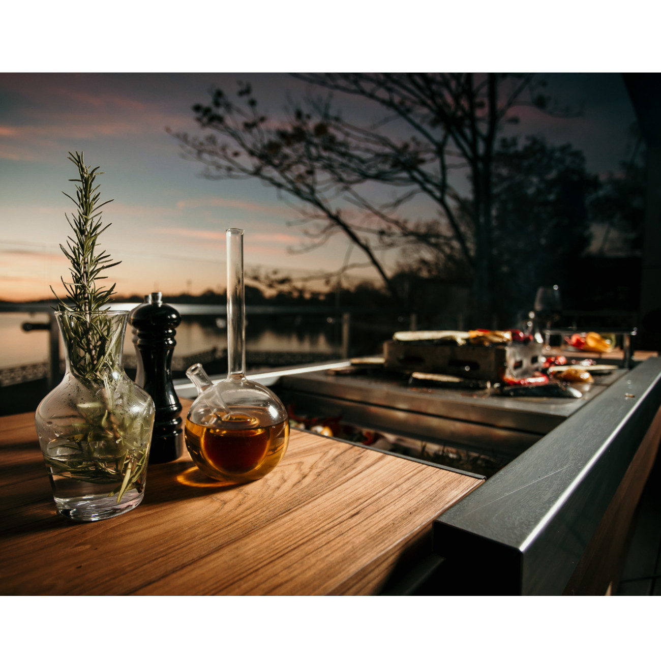 masuria-outdoor-k-che-k-cheninsel-holzofen-detail2