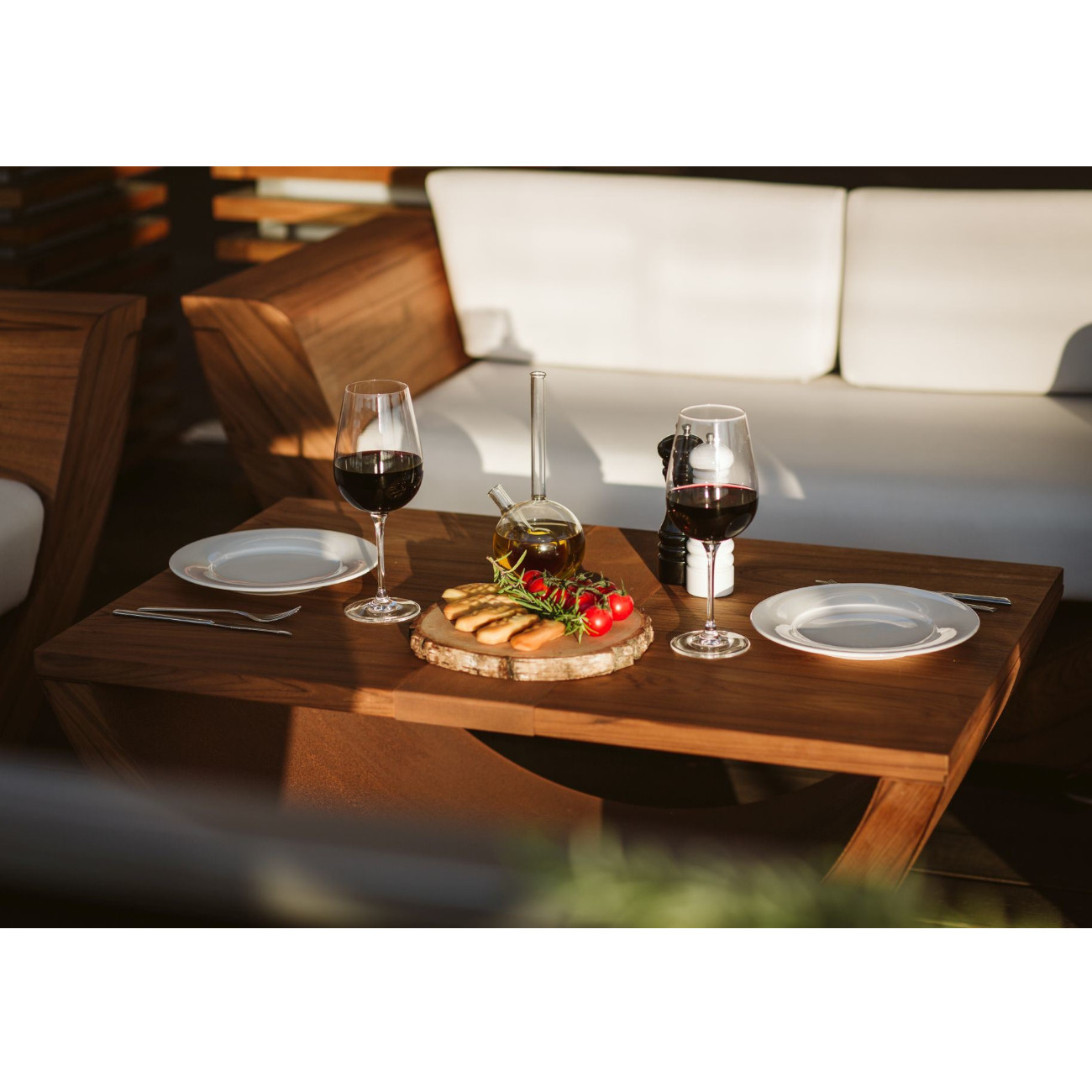 masuria-outdoor-narie-couch-tisch-cortenstahl-web3