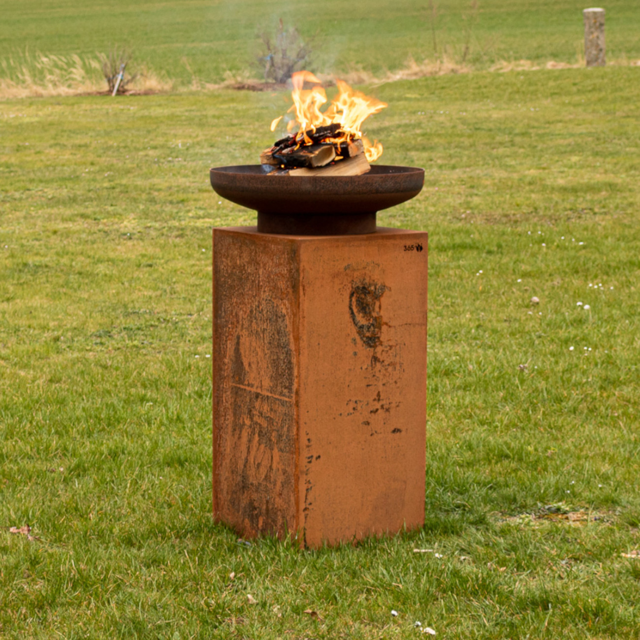 gartenkamin-plancha-grill-feuercampus365-ymos55-cortenstahl-web1