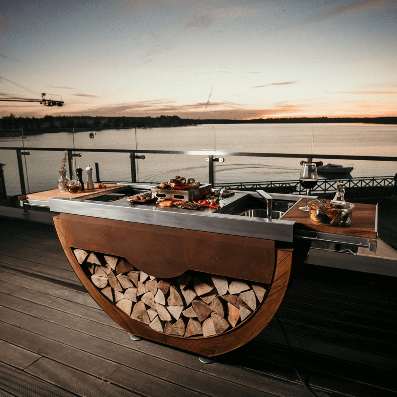 masuria-outdoor-k-che-k-cheninsel-holzofen-web3