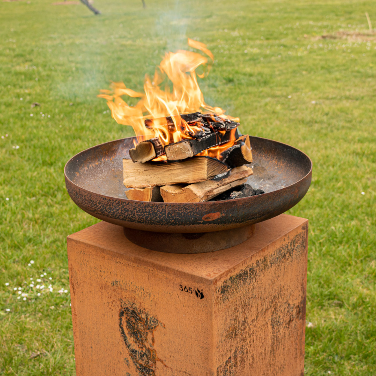 gartenkamin-plancha-grill-feuercampus365-ymos55-cortenstahl-web2