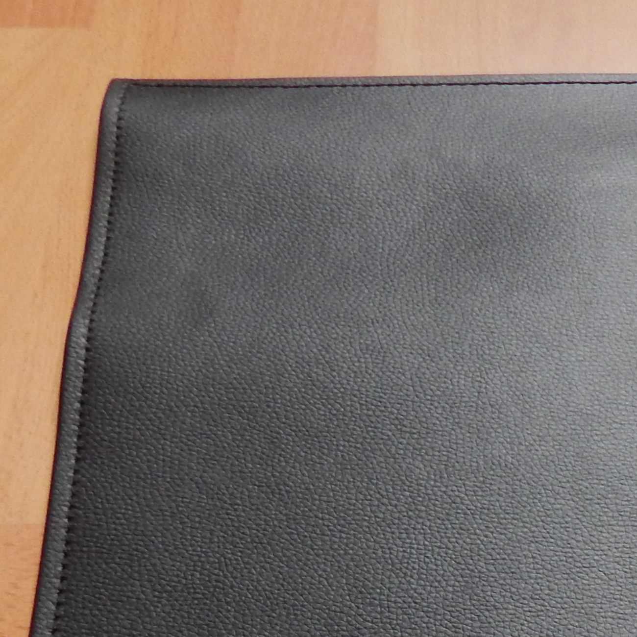 firestyle_tasto_schwarz_teppich_k14_kanteUXFahUms1Ejqy