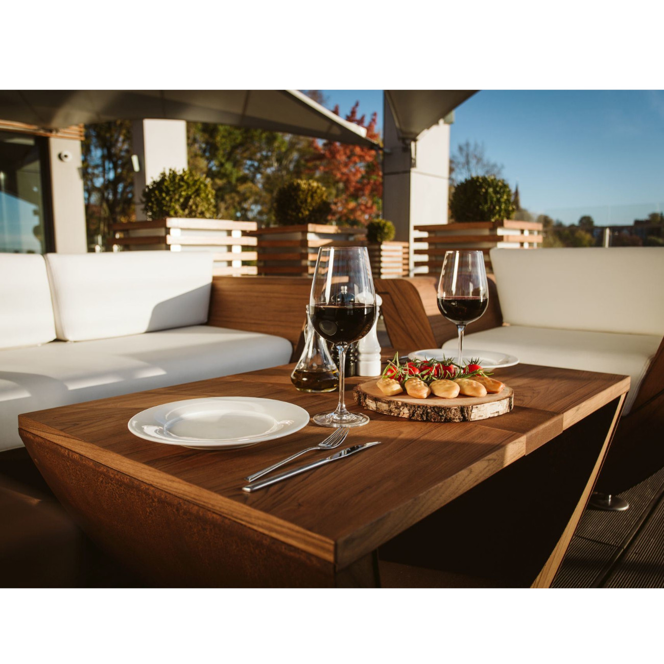 masuria-outdoor-narie-couch-tisch-cortenstahl-web5