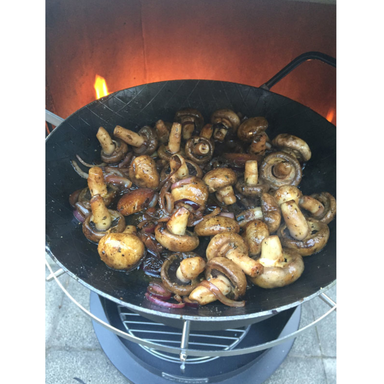 firestar-gartenkamin-holzgrill-zubeh-r-gusspfanne-web3