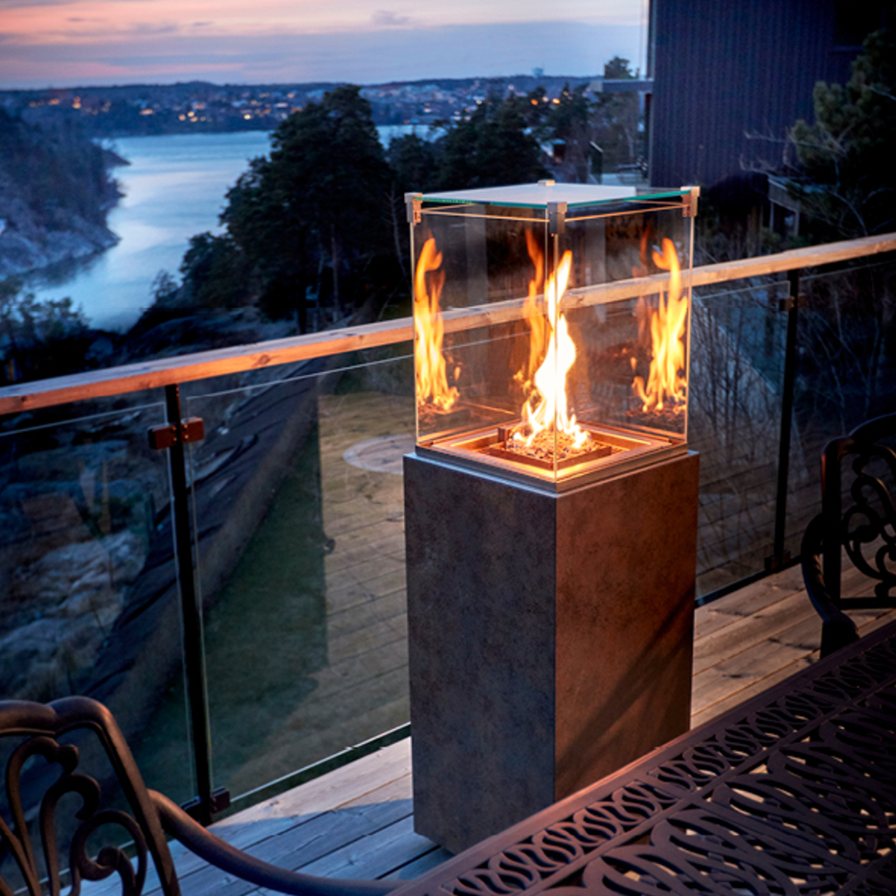 neocube-o-heizstrahler-heizpilz-terrassenstrahler-iron-corten-satin-web3