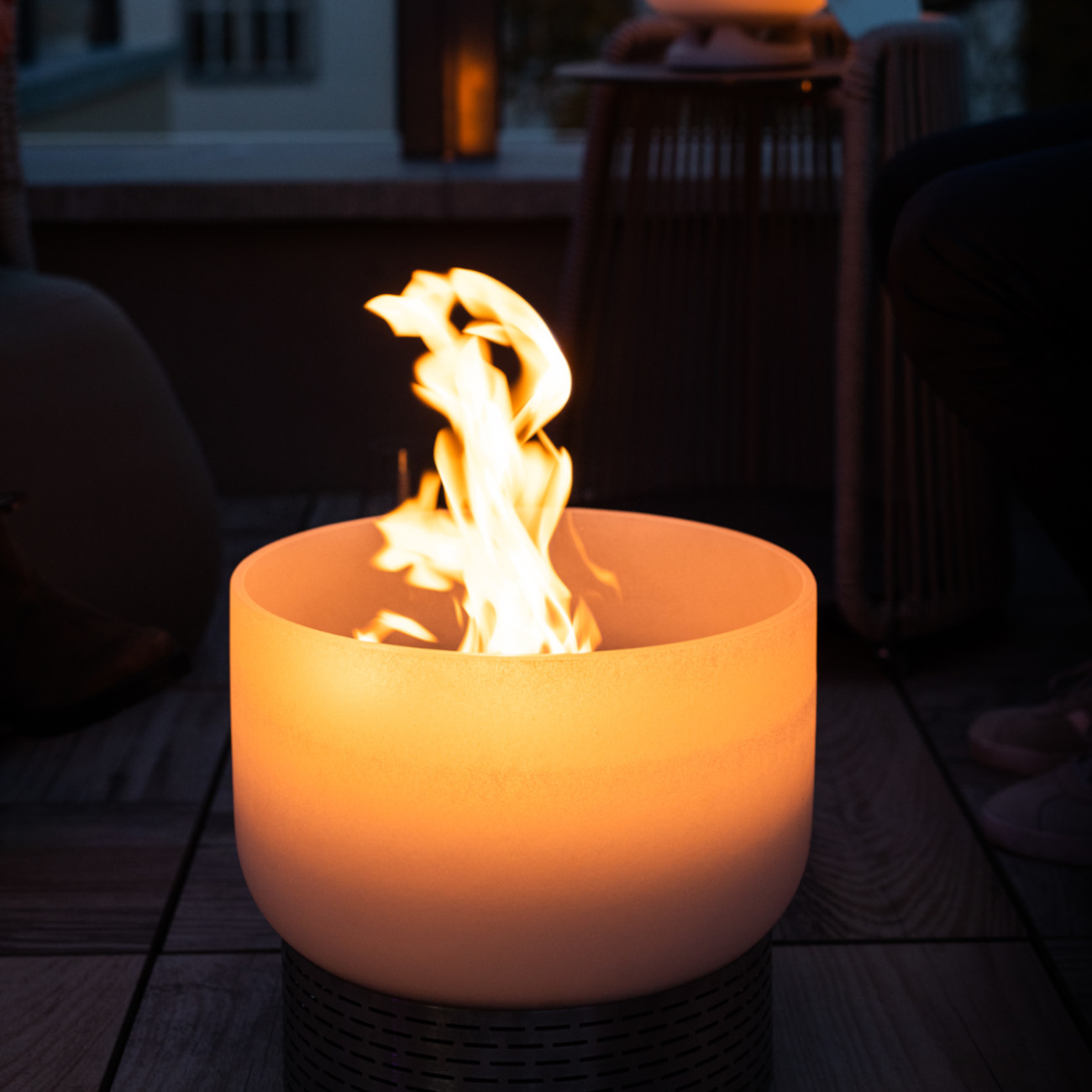 QFlame Ethanol Quarz Feuerschale Balkon mit Edelstahl Sockel