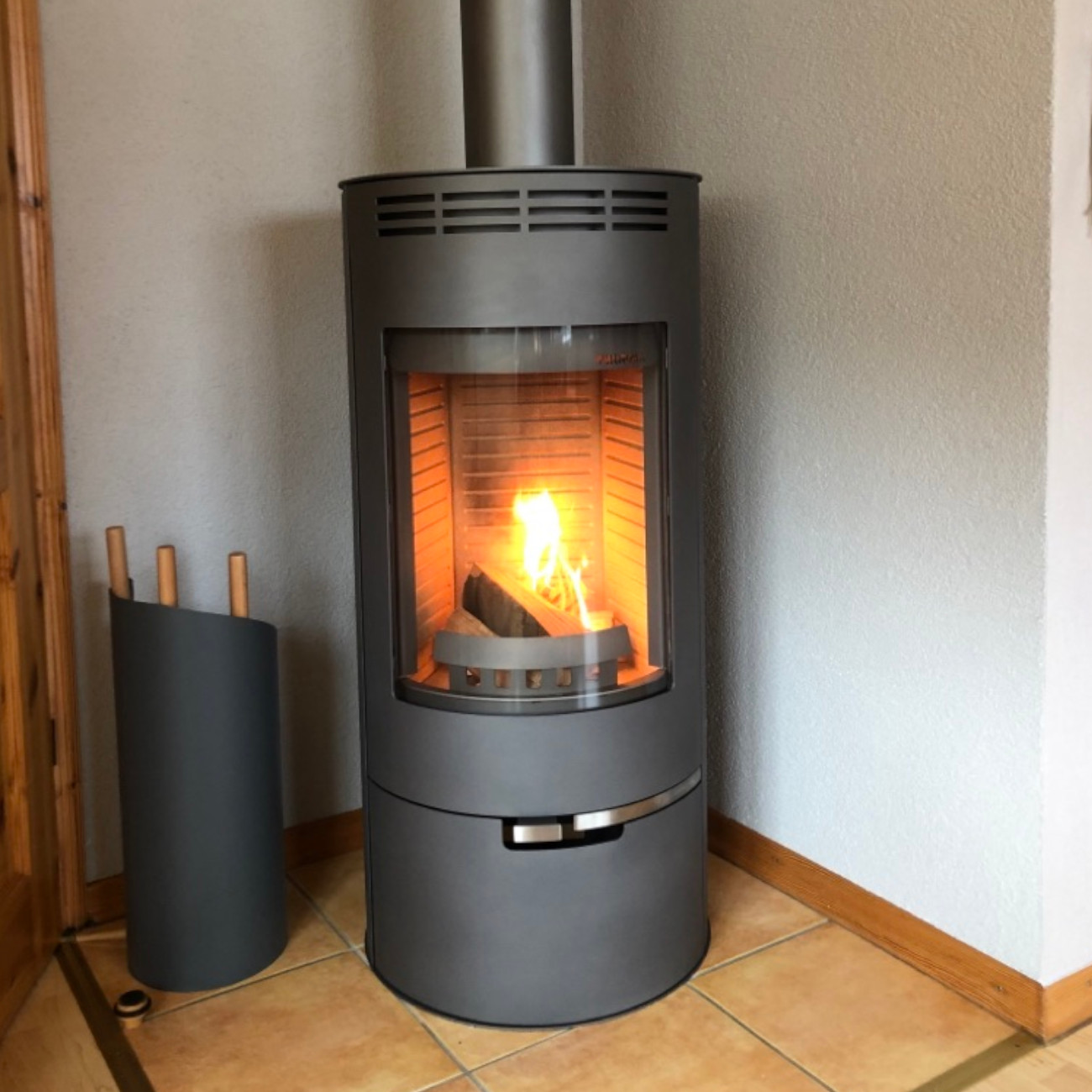 thorma_andorra_grau_kaminofen_kundebild1