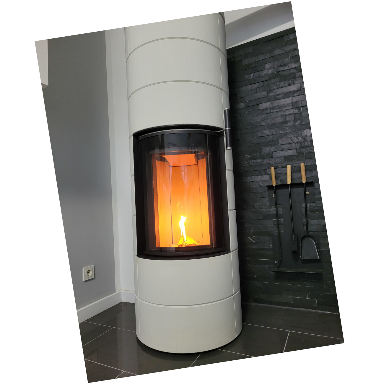 Titan Beton Creme Speicherkaminofen 7KW Titan Beton Creme Speicherkaminofen 7KW