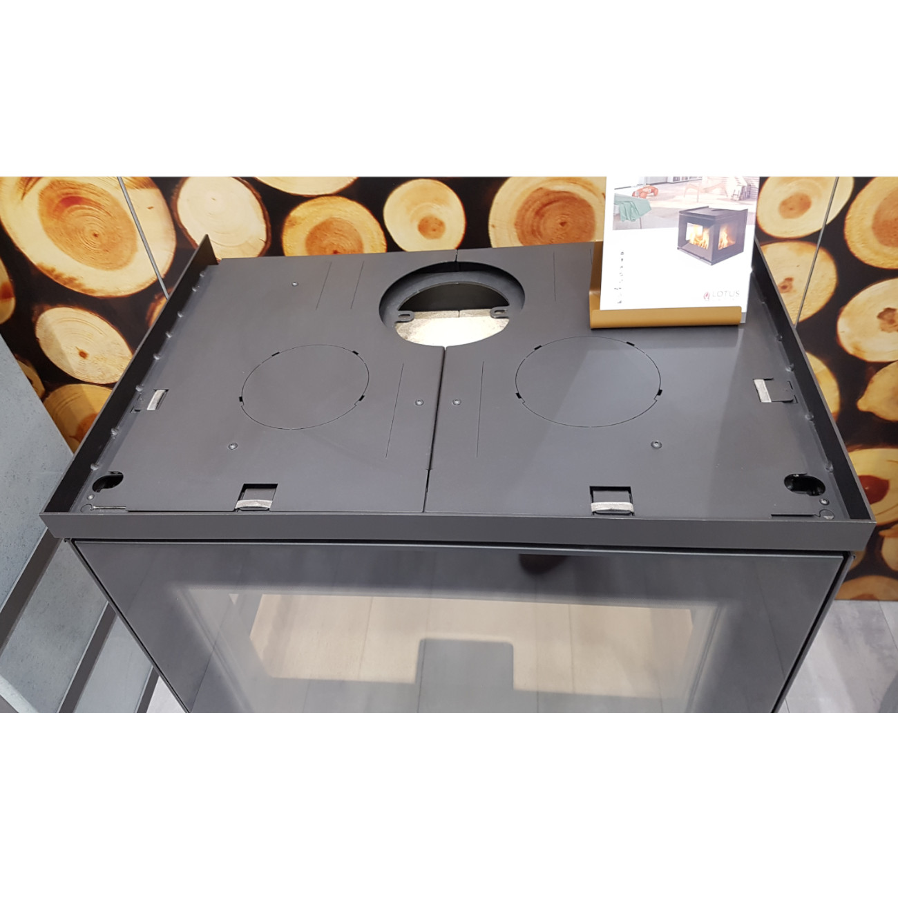 unico-13-kaminkassette-messe2