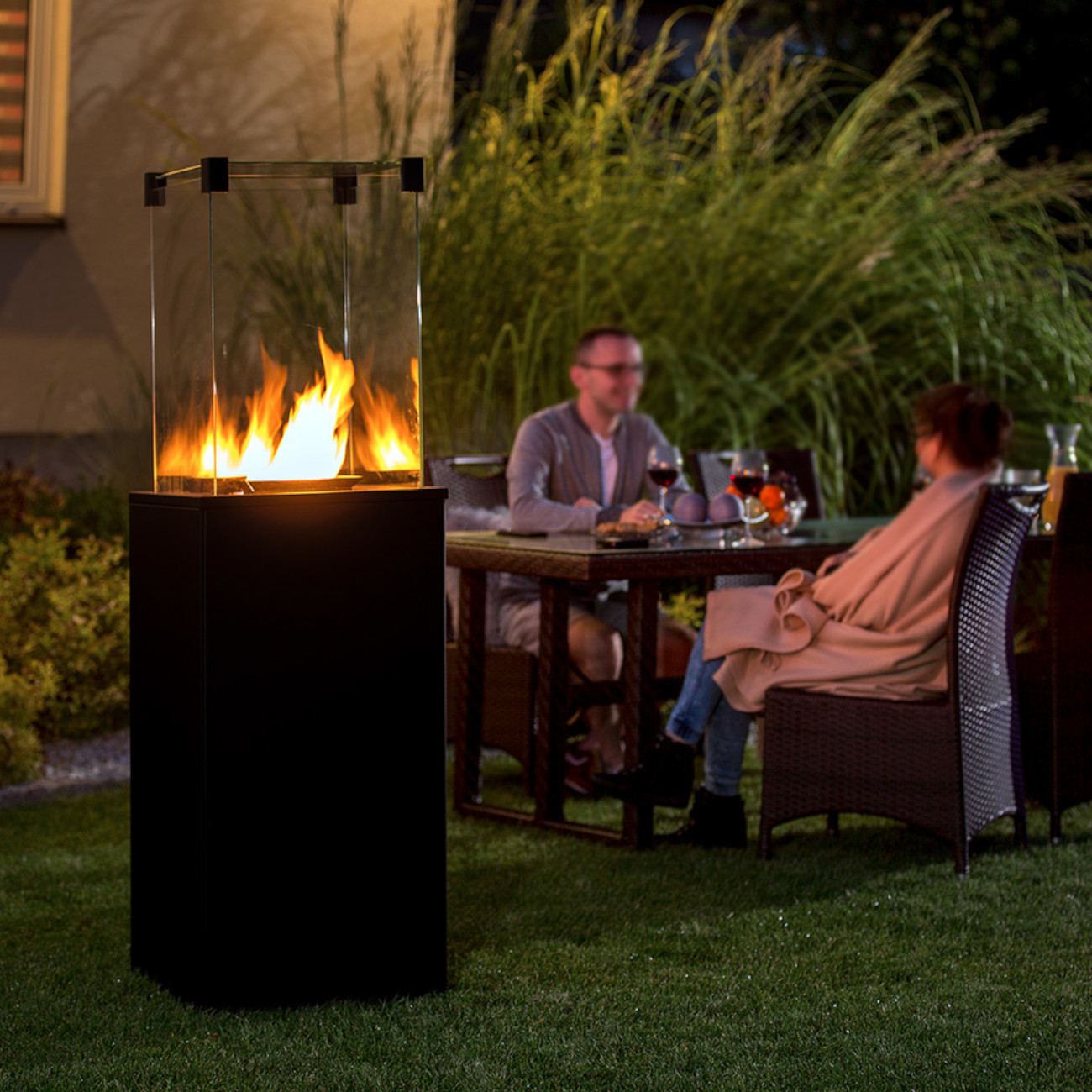 patio-heiztrahler-terrassenstrahler-stahl-schwarz-web1