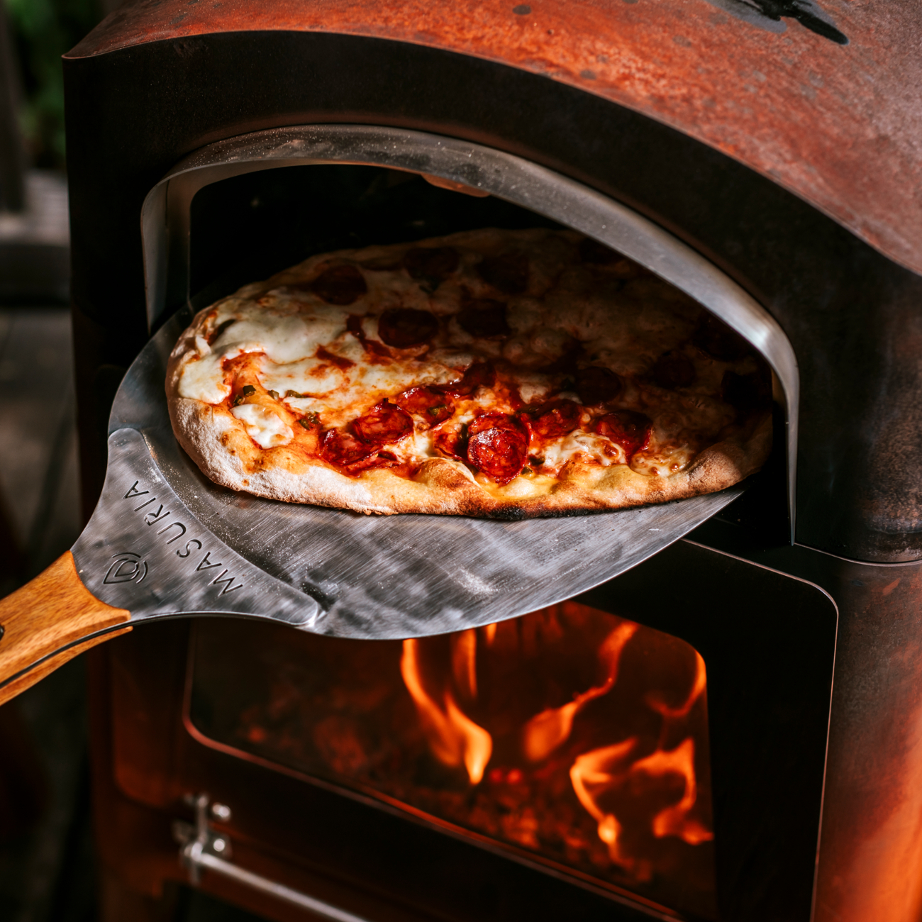 masuria-m-klassisch-holzofen-grill-pizzaofen-cortenstahl-web7