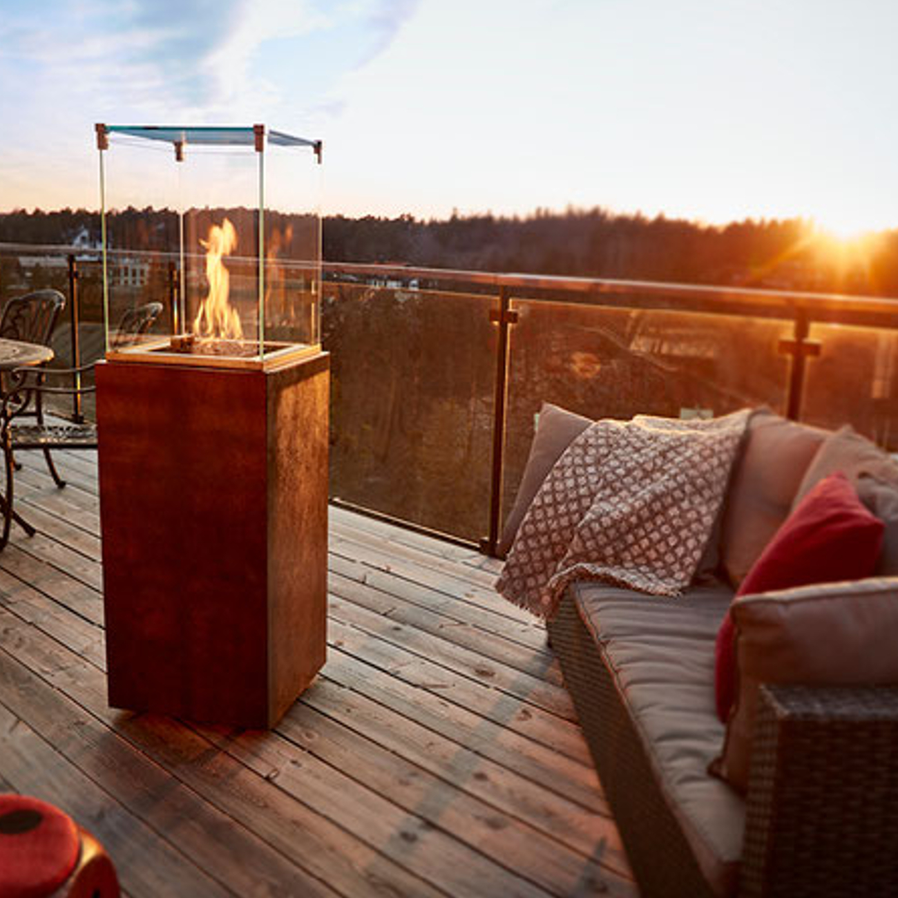 neocube-o-heizstrahler-heizpilz-terrassenstrahler-iron-corten-satin-web5