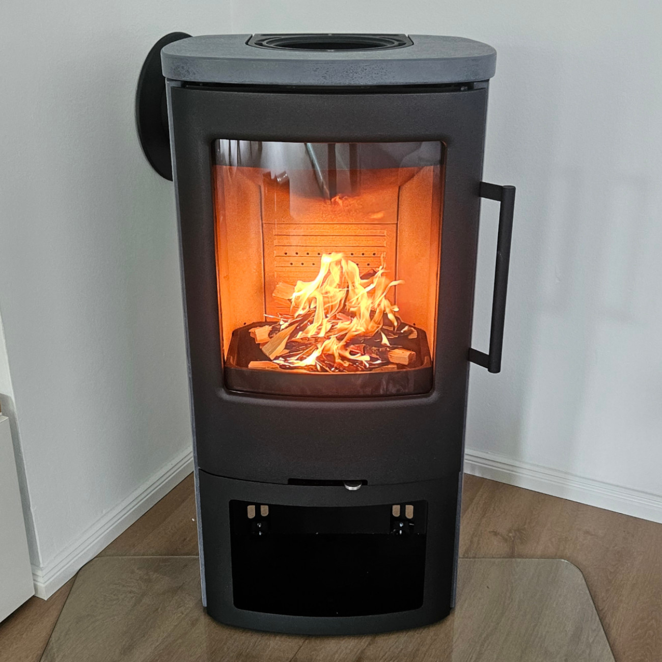 TT44CG TermaStone Kaminofen 5kW in Grau - Magnettür TT44CG TermaStone Kaminofen 5kW in Grau - Magnettür