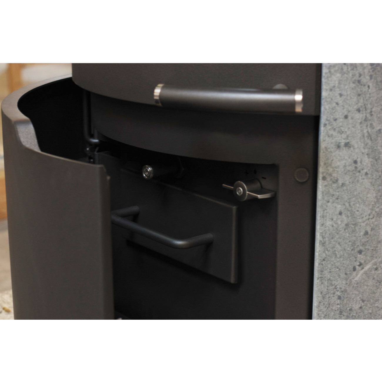 Uno Xtra Speckstein Speicher-Kaminofen 7kW Gussgrau RLU Uno Xtra Speckstein Speicher-Kaminofen 7kW Gussgrau RLU