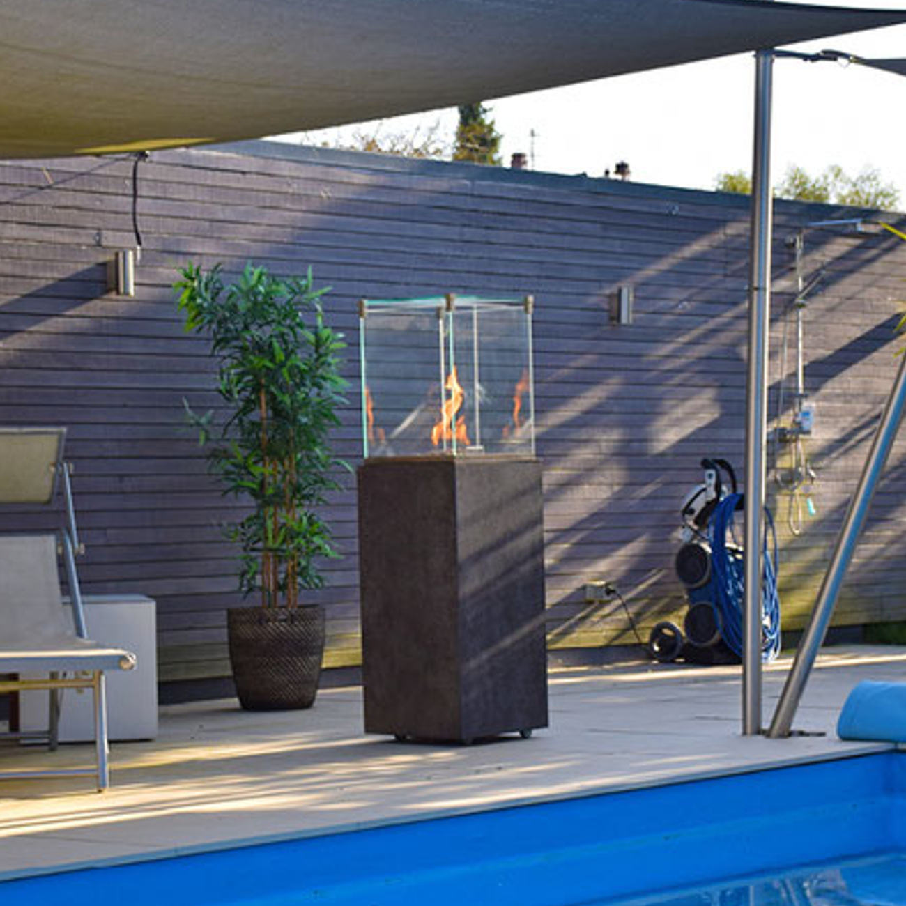 neocube-o-heizstrahler-heizpilz-terrassenstrahler-iron-grey-satin-web4