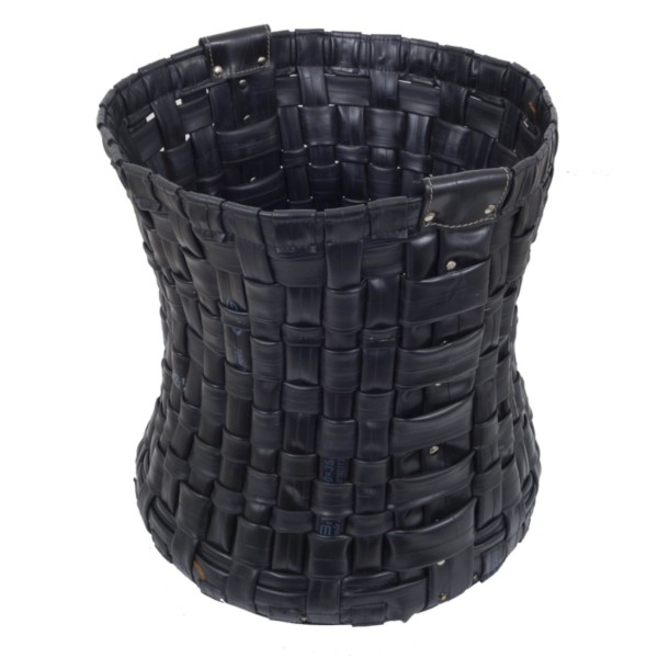 Tancredi Designer Holzkorb schwarz aus recyceltem Gummi mit Rollen